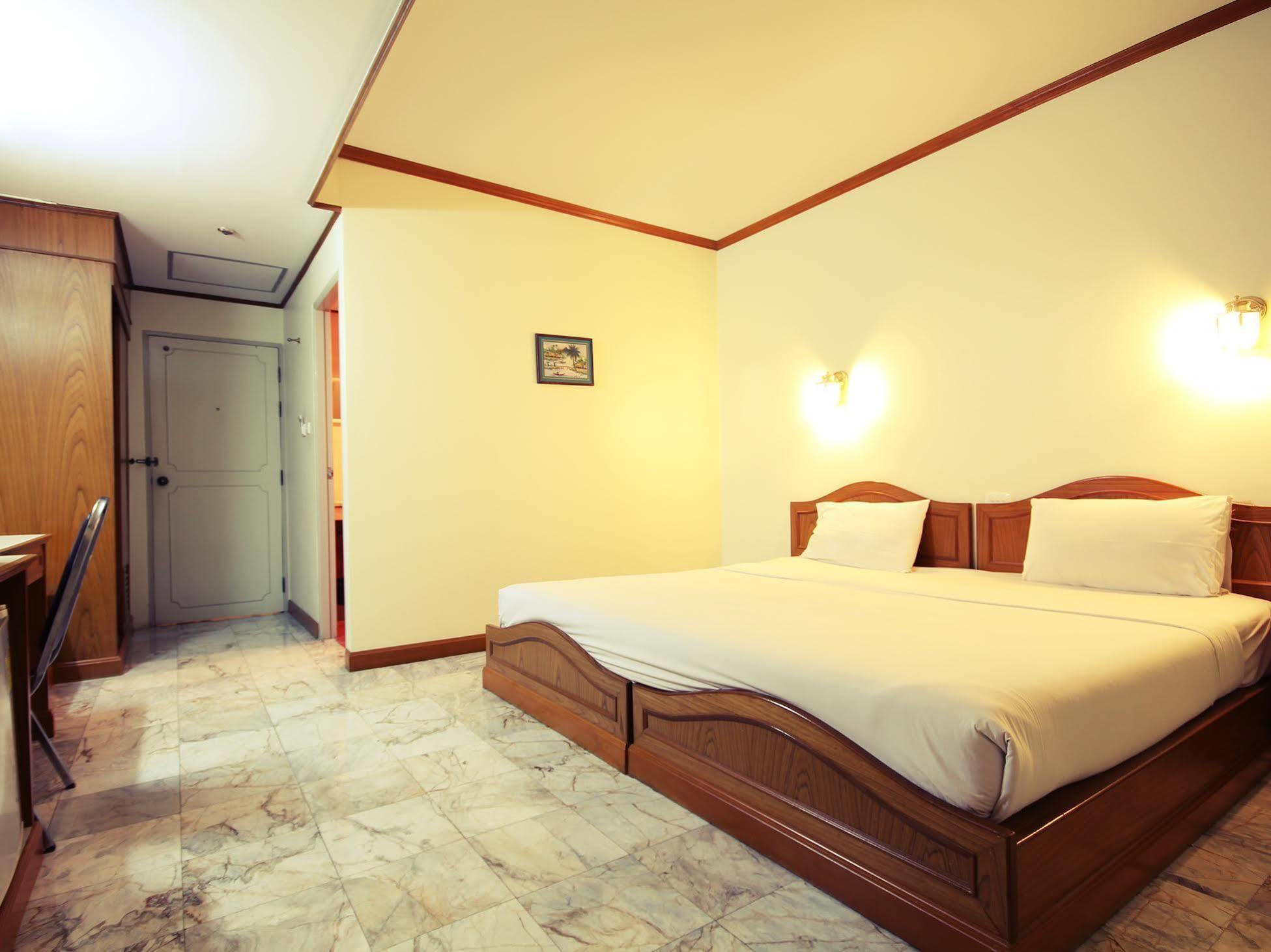 Ava Hotel Phitsanulok Extérieur photo