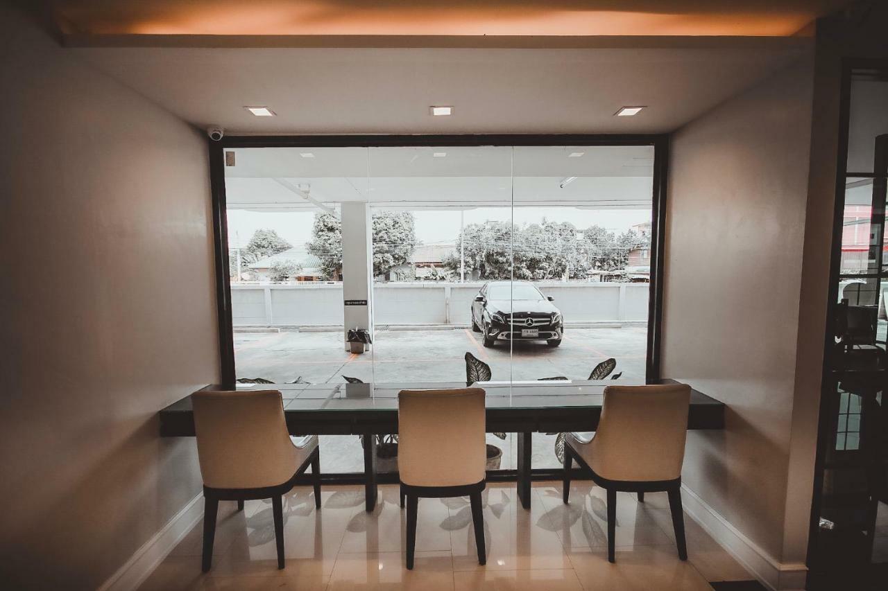 Ava Hotel Phitsanulok Extérieur photo