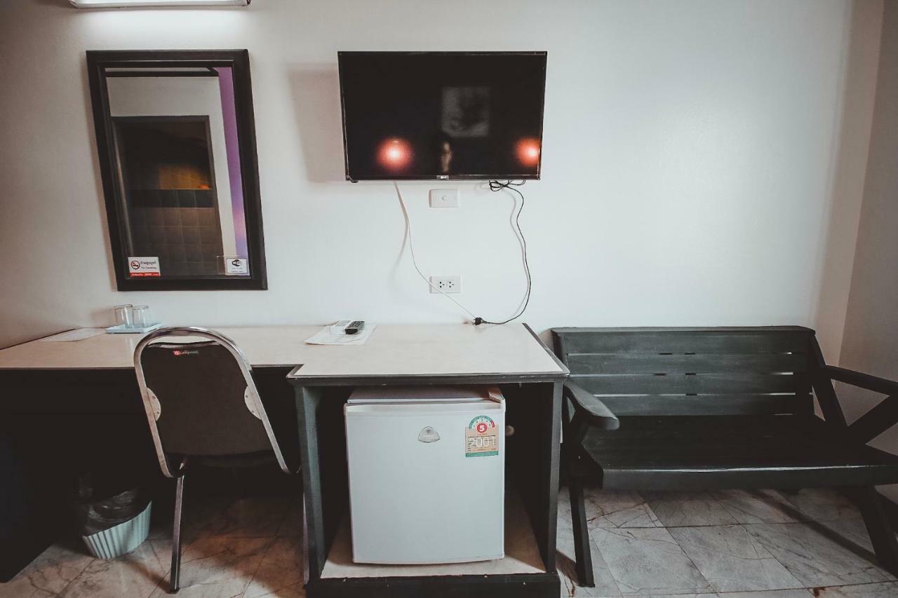 Ava Hotel Phitsanulok Extérieur photo
