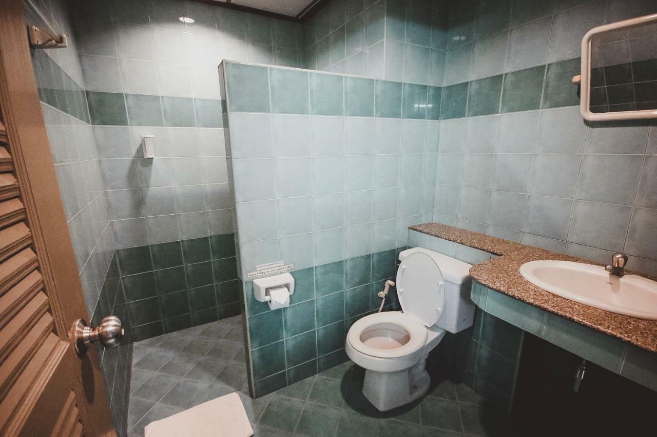 Ava Hotel Phitsanulok Extérieur photo